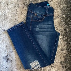 YMI Wanna Betta Butt? Crops